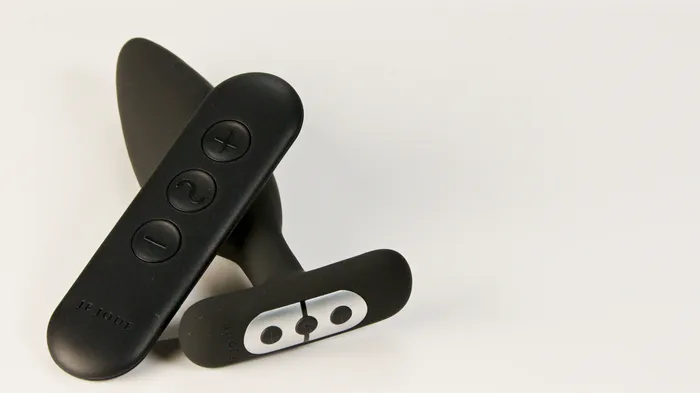 Onyx Vibrating Butt Plug for Strong Sensations | Je Joue Anal